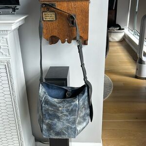 BEAUTIFUL LEATHER BLUE Tote/Cross Body